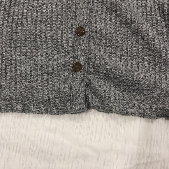 Grey knit button down tee shirt SIZE SMALL - Picture 4 of 5